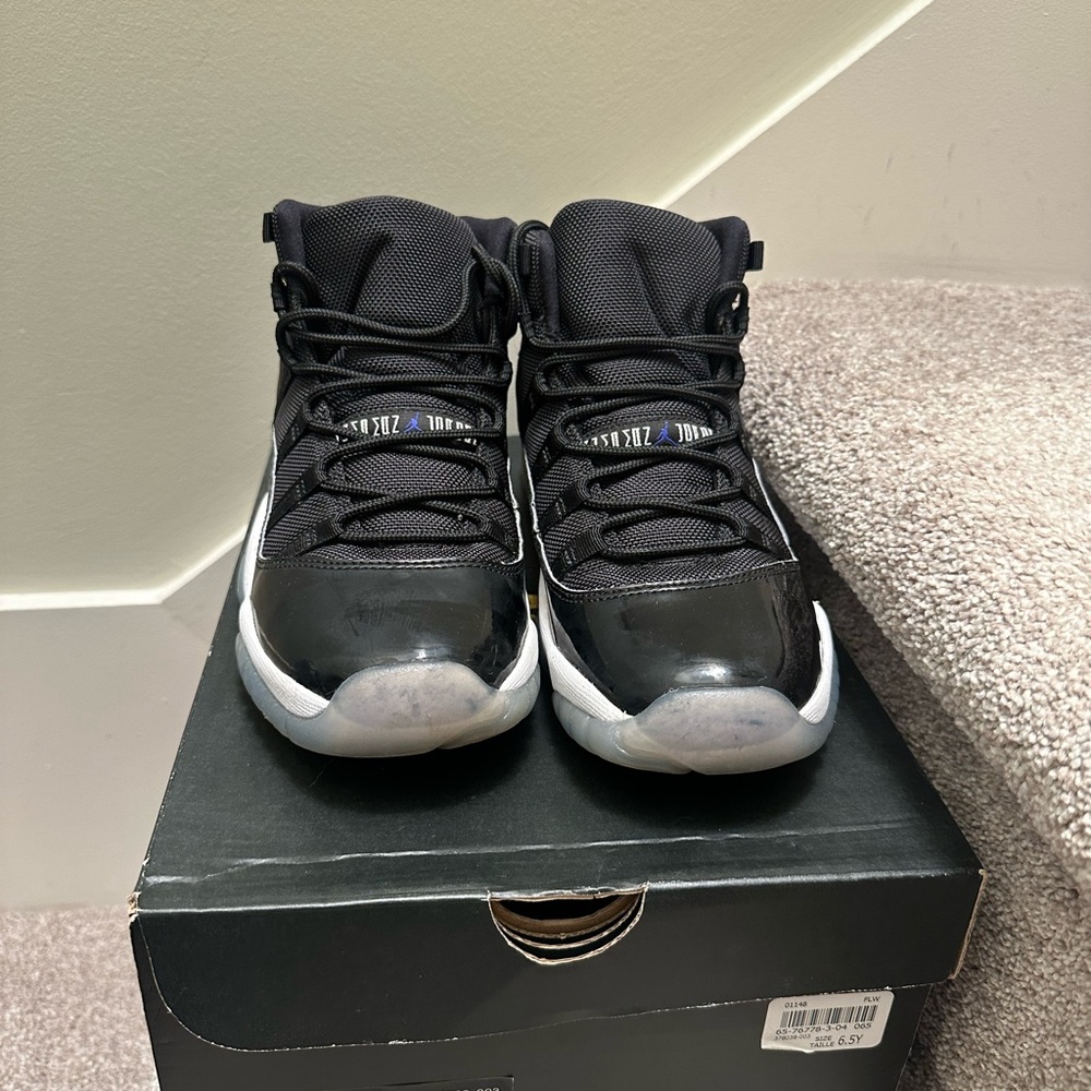 Air Jordan 11 Space Jam